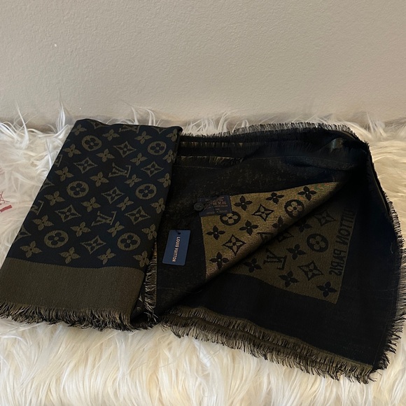 Louis Vuitton Black and Gold Monogram Wrap - Picture 1 of 5